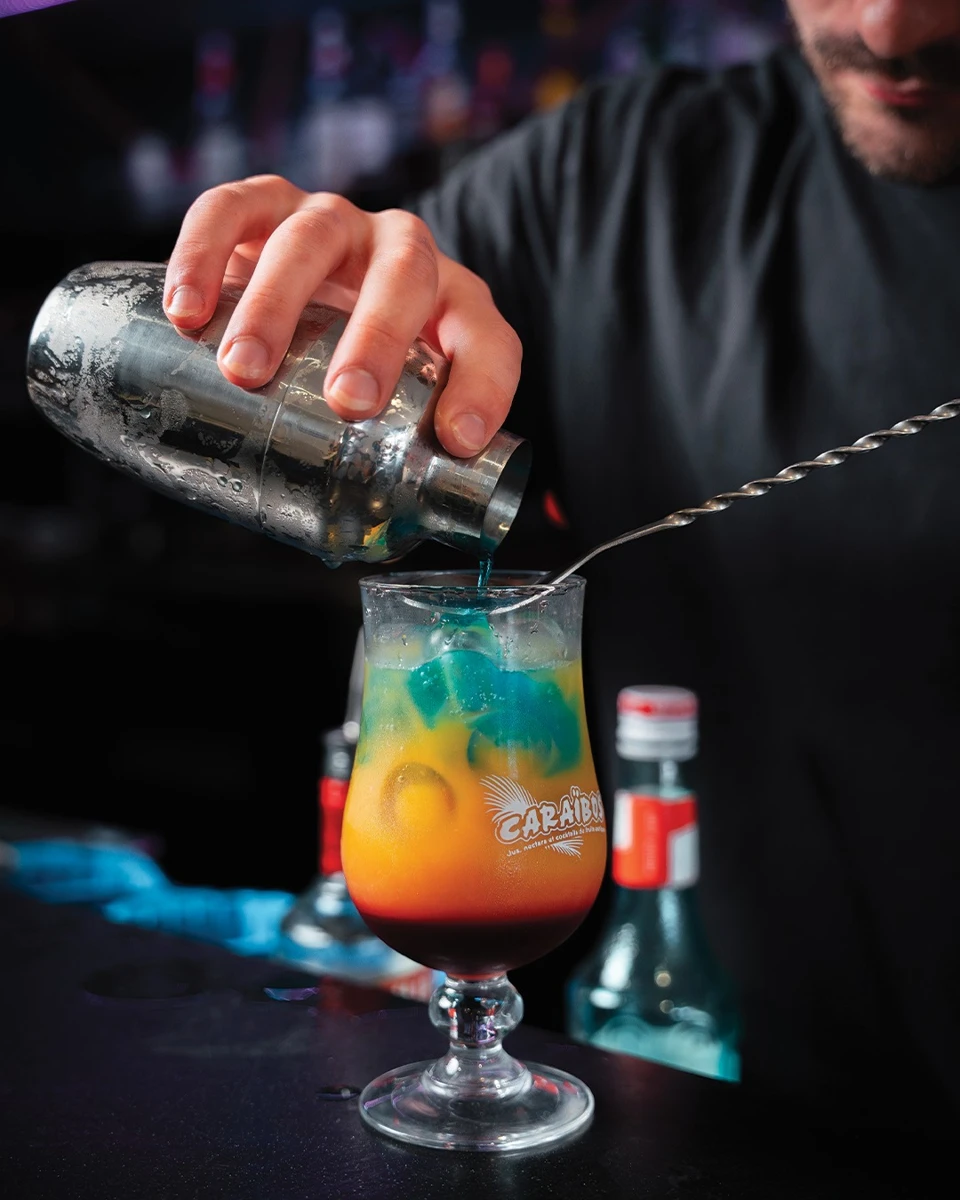 Un cocktail préparé au Carnot