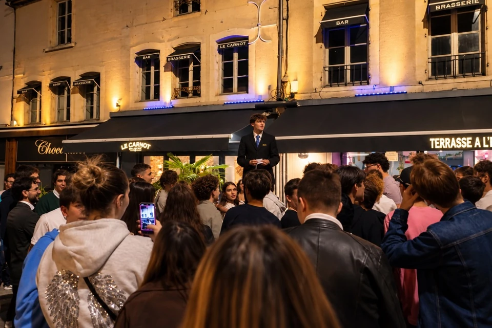 La façade du Carnot lors d’une soirée, publication d’octobre 2026