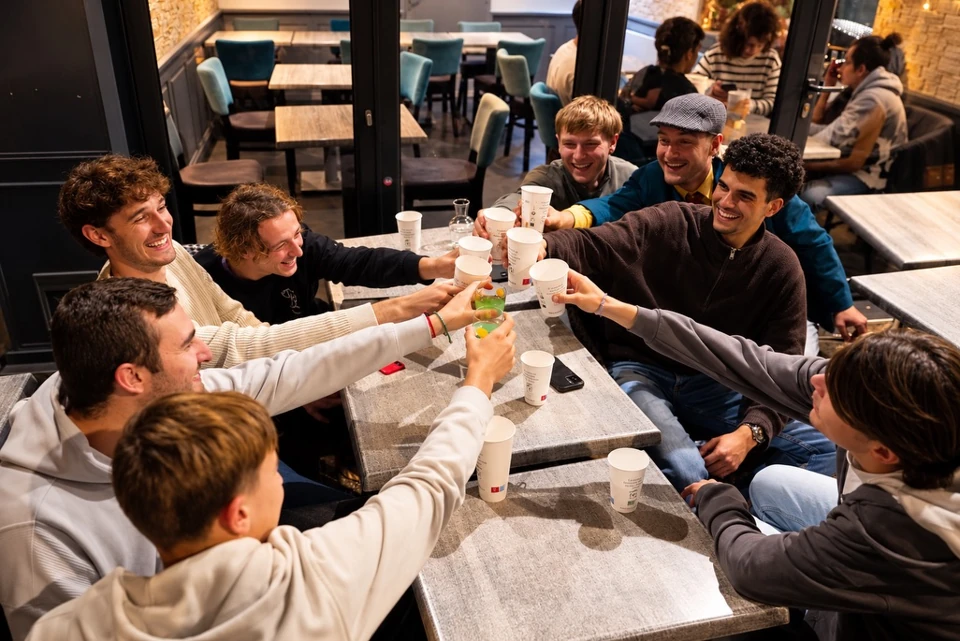 Une grande tablée réunie au Carnot